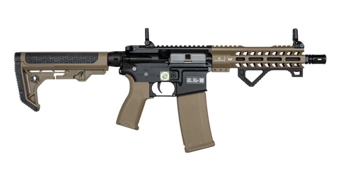 Specna Arms SA-E17 EDGE mit X-ASR Mosfet und Light Ops Schaft Halt-Tan AEG 0,5 Joule