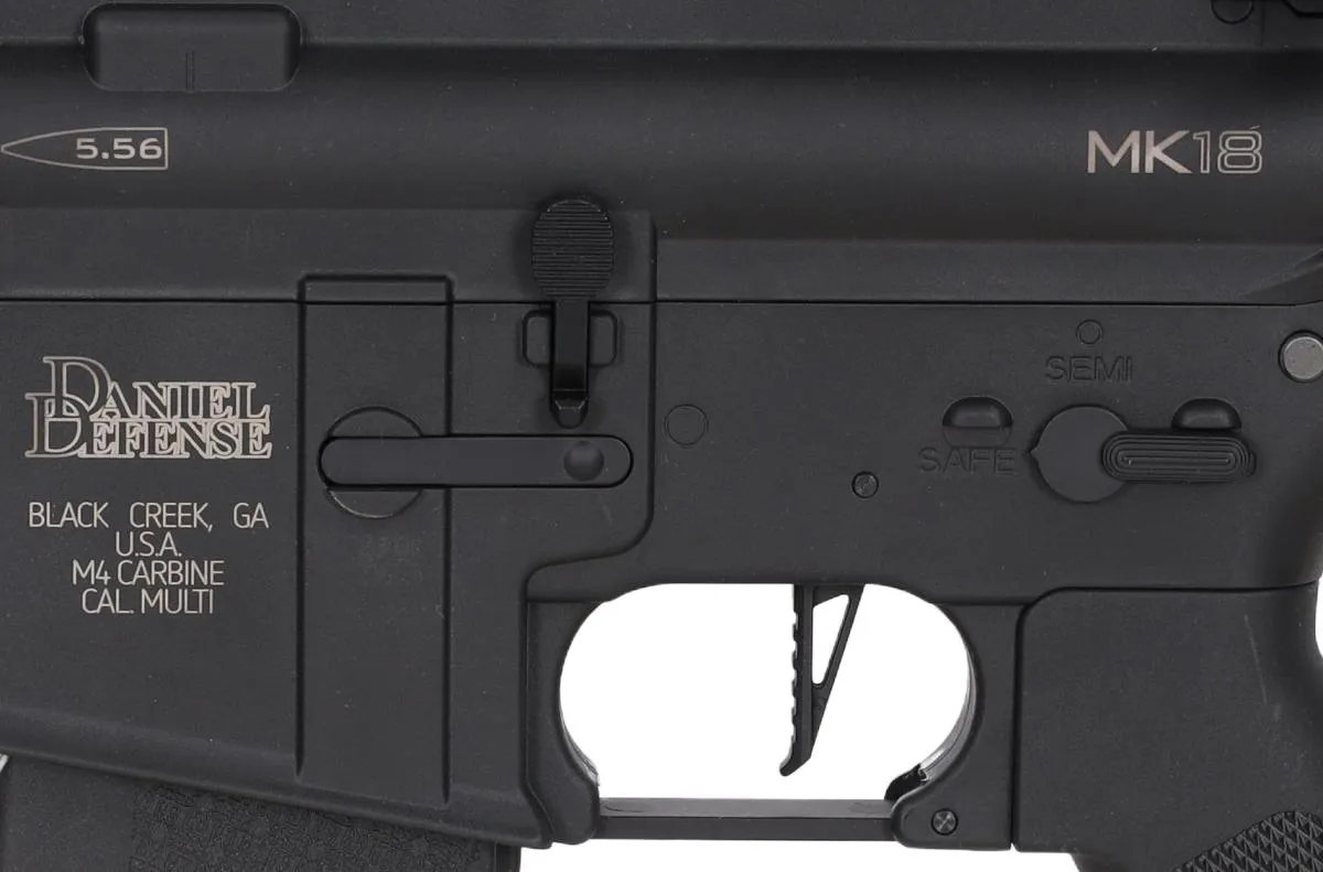 Specna Arms SA-F19 Daniel Defense Flex Gen. 2 Black AEG 0,5 Joule ab 14 J.